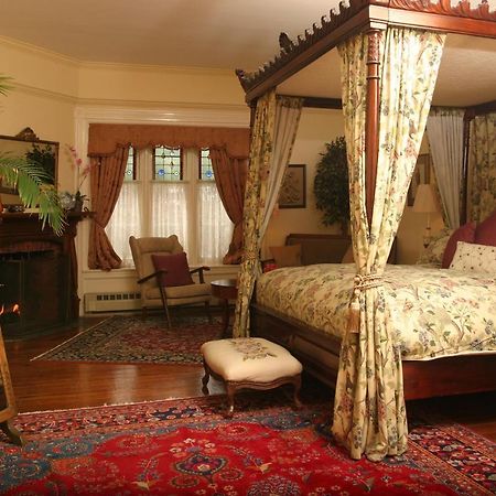 Grand Victorian Bed and Breakfast Niagara Falls Exterior foto