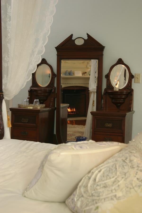 Grand Victorian Bed and Breakfast Niagara Falls Exterior foto
